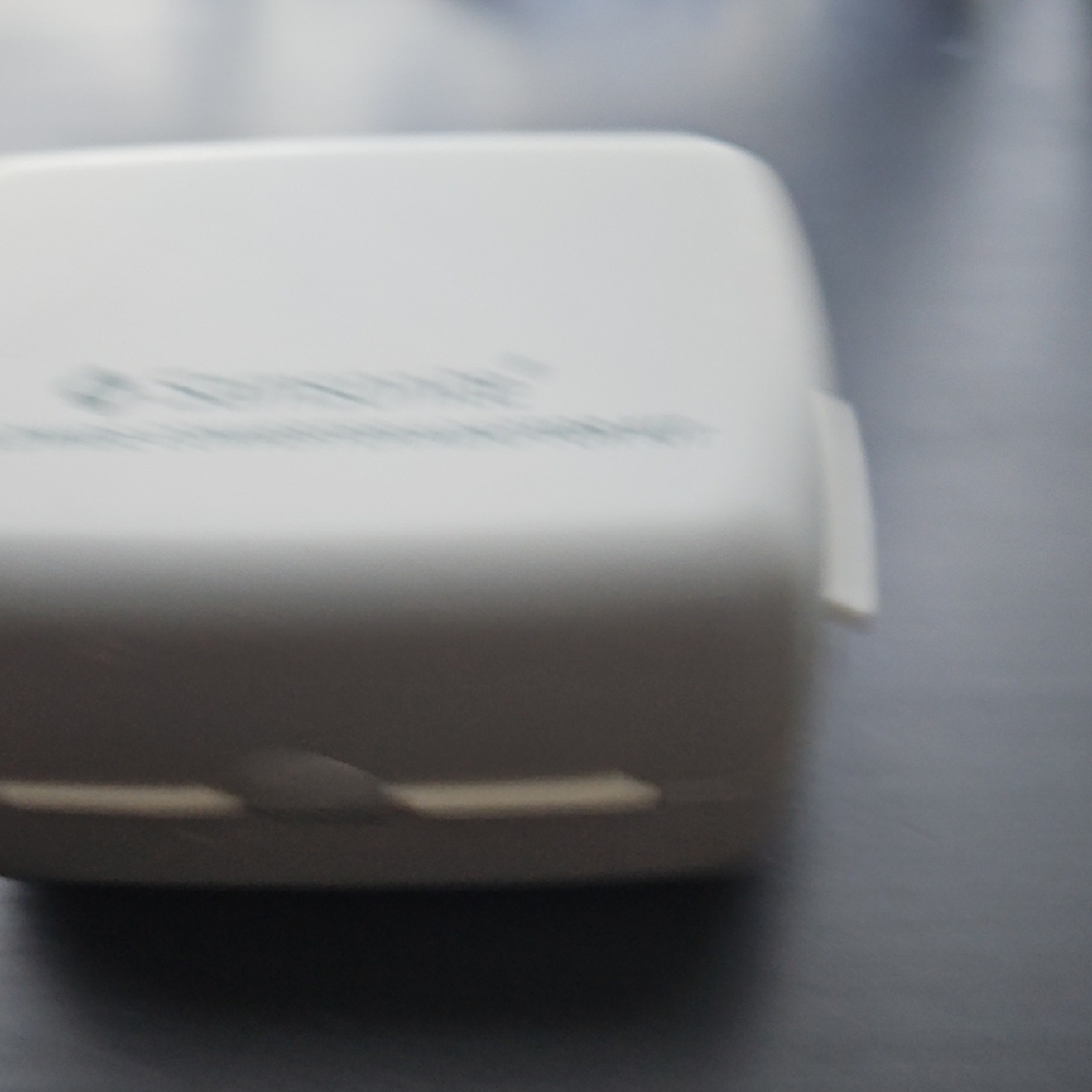 Samsonite White Compact Travel Case